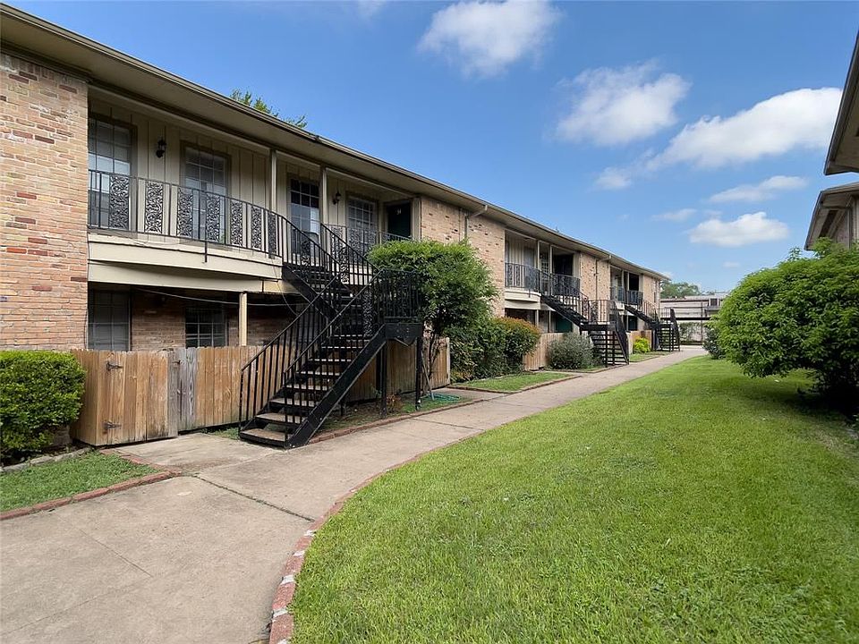 1st image of 5704 Edgemoor Dr #29
