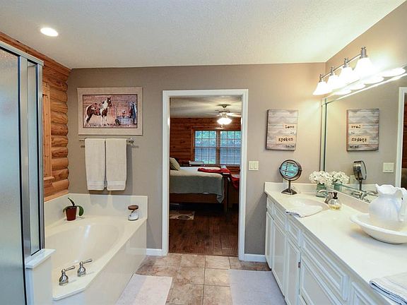 3rd image of 12133 Goliad Ln