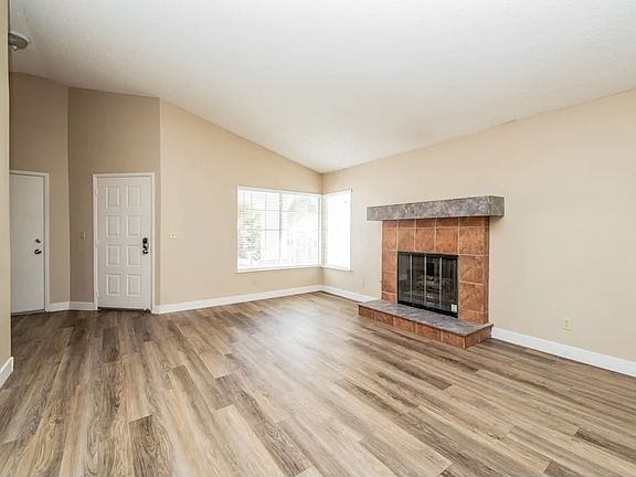 3rd image of 3212 Shoreheight St