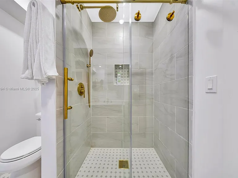 129 Nautilus Dr — Photo 6