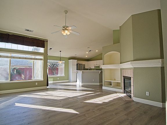 3rd image of 145 Sageglen Dr
