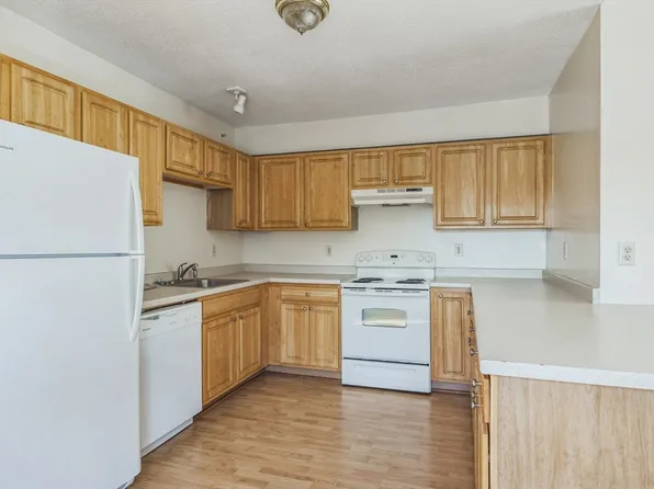 48 North St APT 8, Ware, MA 01082