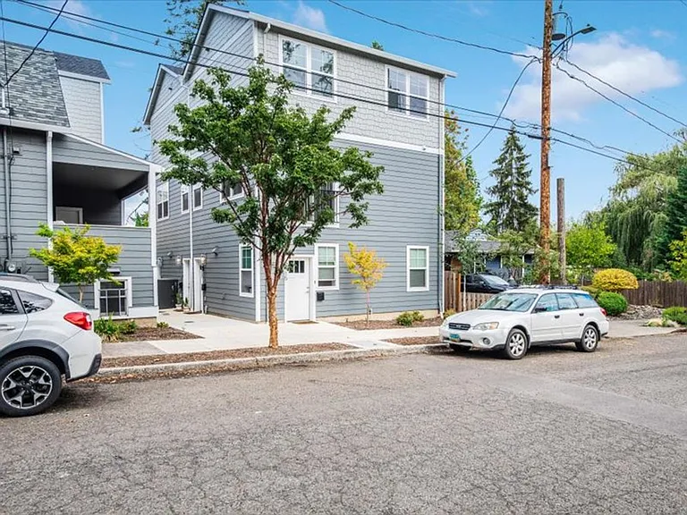 8438 SE 21st Ave — Photo 24