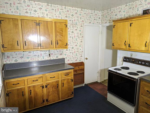 5th image of 9307 E Parkhill Dr