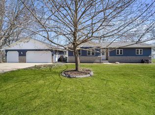 530 Jackson Ave, Omro, WI 54963