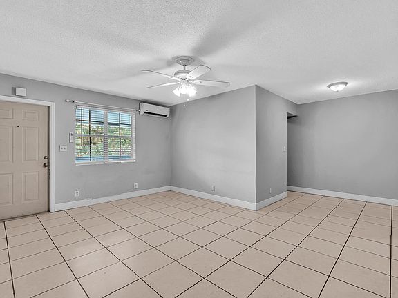 3rd image of 626 SW 14th Ave APT 212
