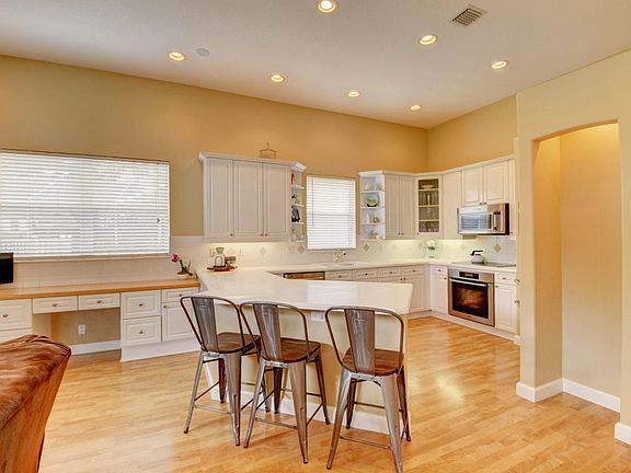5th image of 5738 Muirfield Village Cir