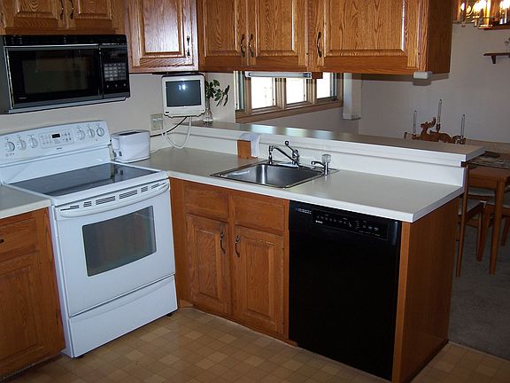 2nd image of 401 9th St