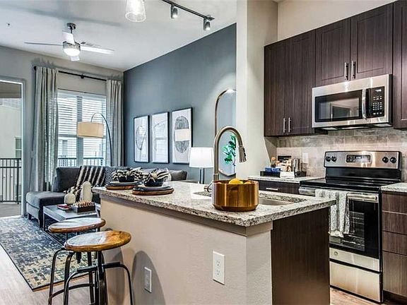 2nd image of 1101 Carolyn Pkwy #4034