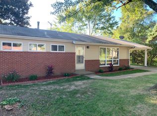 8800 Comanche Ct, Saint Louis, MO 63132