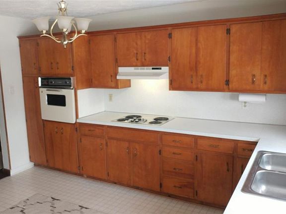 3rd image of 25 W Weaver Ave