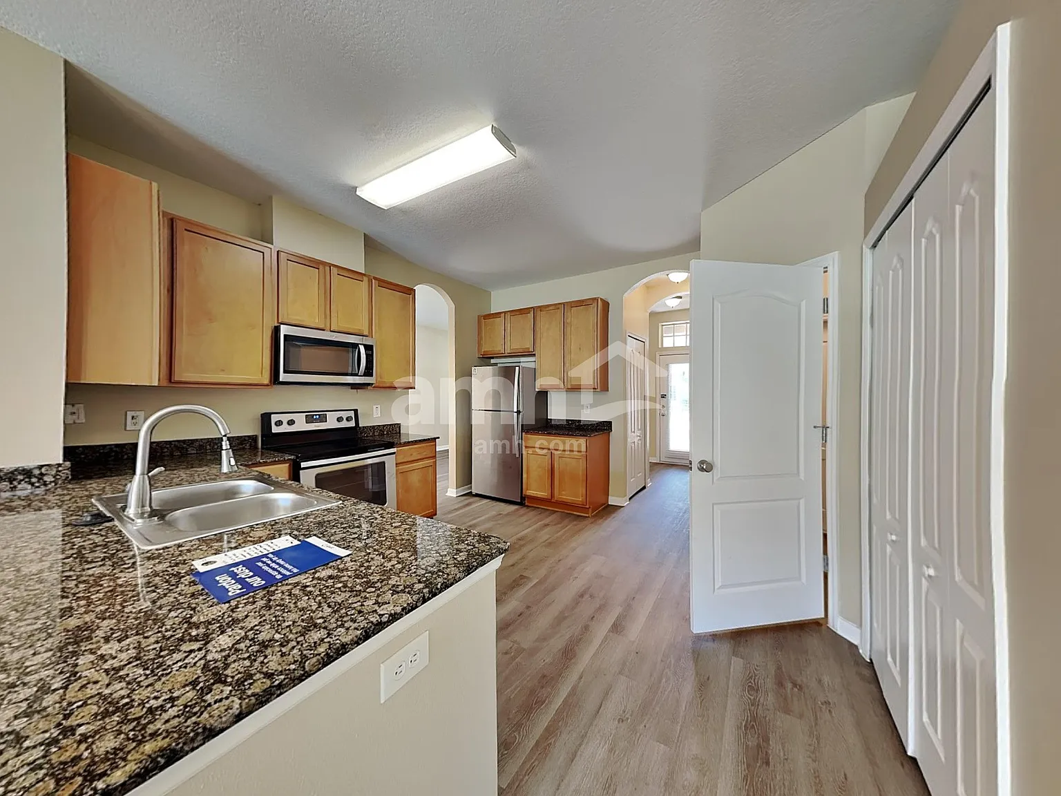 4 bed, 2.0 bath, 1824 sqft, $2,295 — Photo 4
