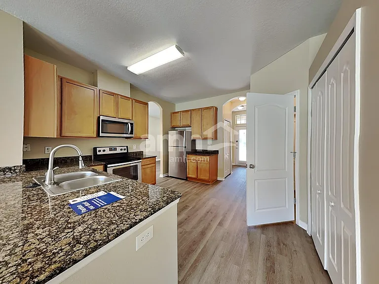 9253 Black Thorn Loop — Photo 4