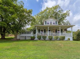 570 Old Highway Rd, Dallas, PA 18612