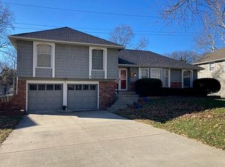 9113 W 81st Ln, Overland Park, KS 66204