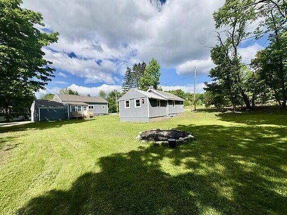 3rd image of 887 Foxes Ridge Road