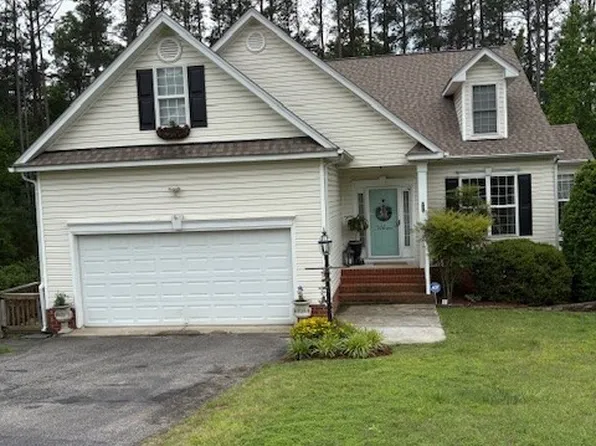 101 Cabells Ct, Farmville, VA 23901