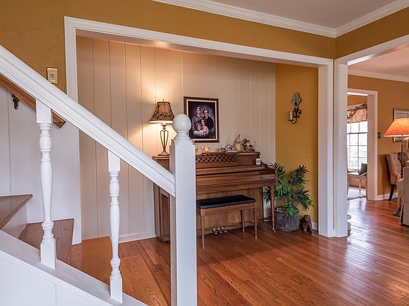 5th image of 1480 E Southdowns Dr