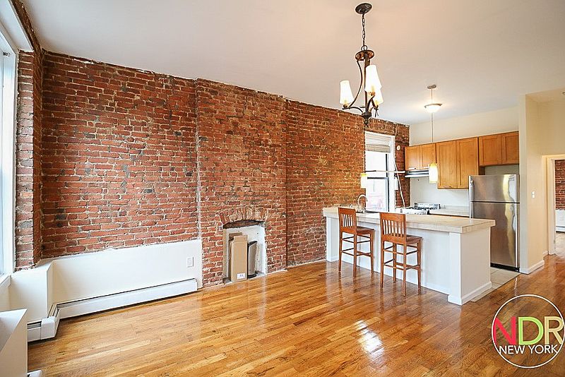 1st image of 941 Willoughby Ave #2L