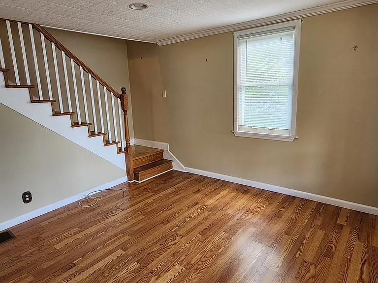 113 S Washington St — Photo 16
