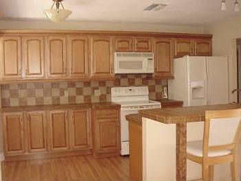 3rd image of 5805 Camelot Ct