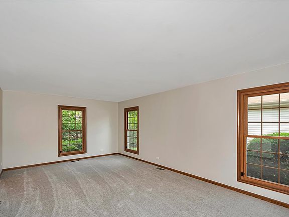 4th image of 329 White Hall Ter