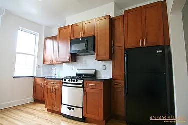 Rented by aptsandlofts.com