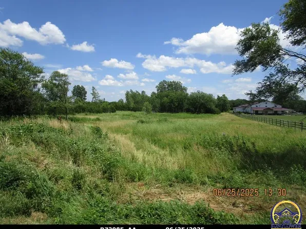 8260 SE Berryton Rd, Berryton, KS 66409