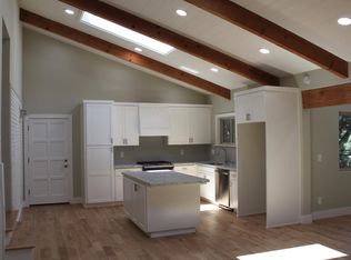 17 Southbank Rd, Carmel Valley, CA 93924