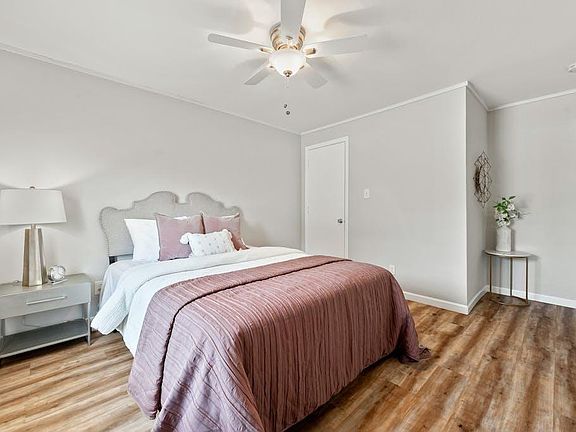 5th image of 1312 E 52nd St #A