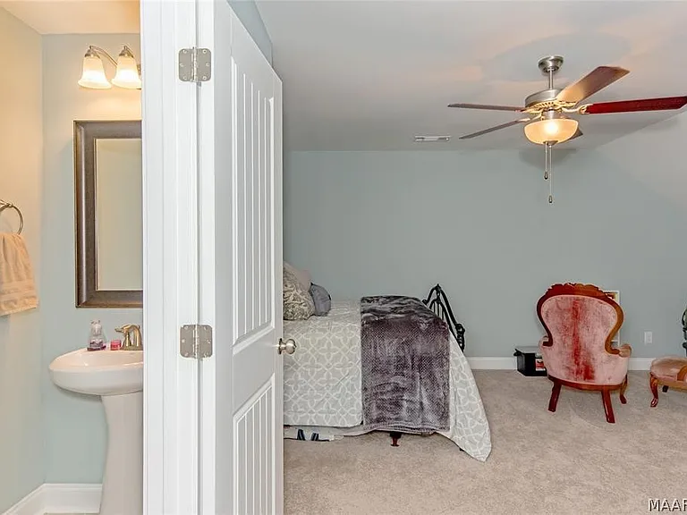 1123 Benjamin Way — Photo 30