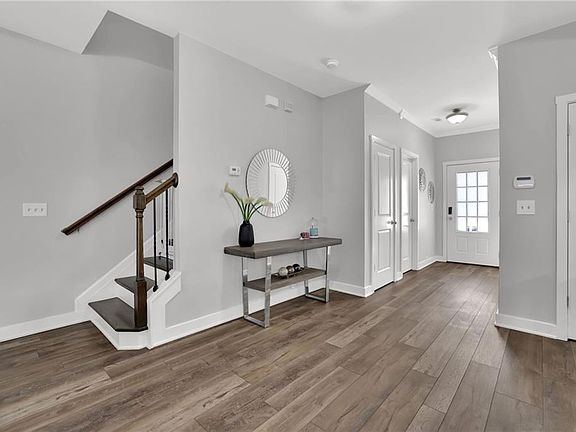 3rd image of 2850 Maple Park Pl #58