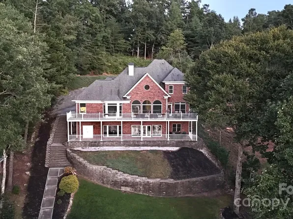 201 Magnolia Dr, Nebo, NC 28761