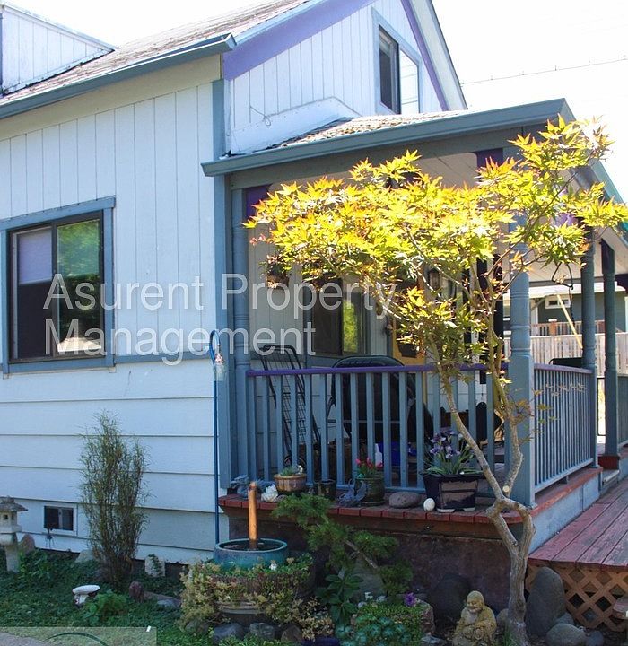 1st image of 248 N 2nd St