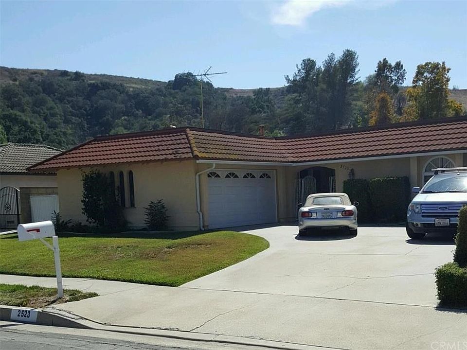 1st image of 2523 Artigas Dr