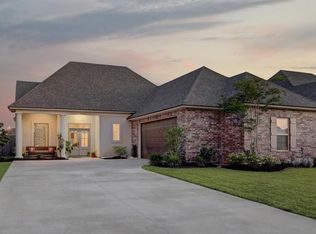 406 Misty Wind Dr, Broussard, LA 70518