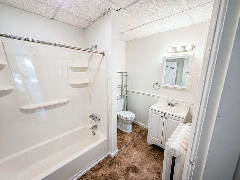 834 Warren St #4 — Photo 6