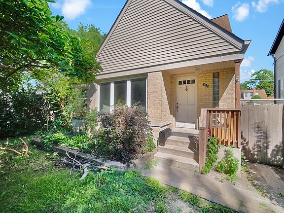 2nd image of 313 Harlem Ave