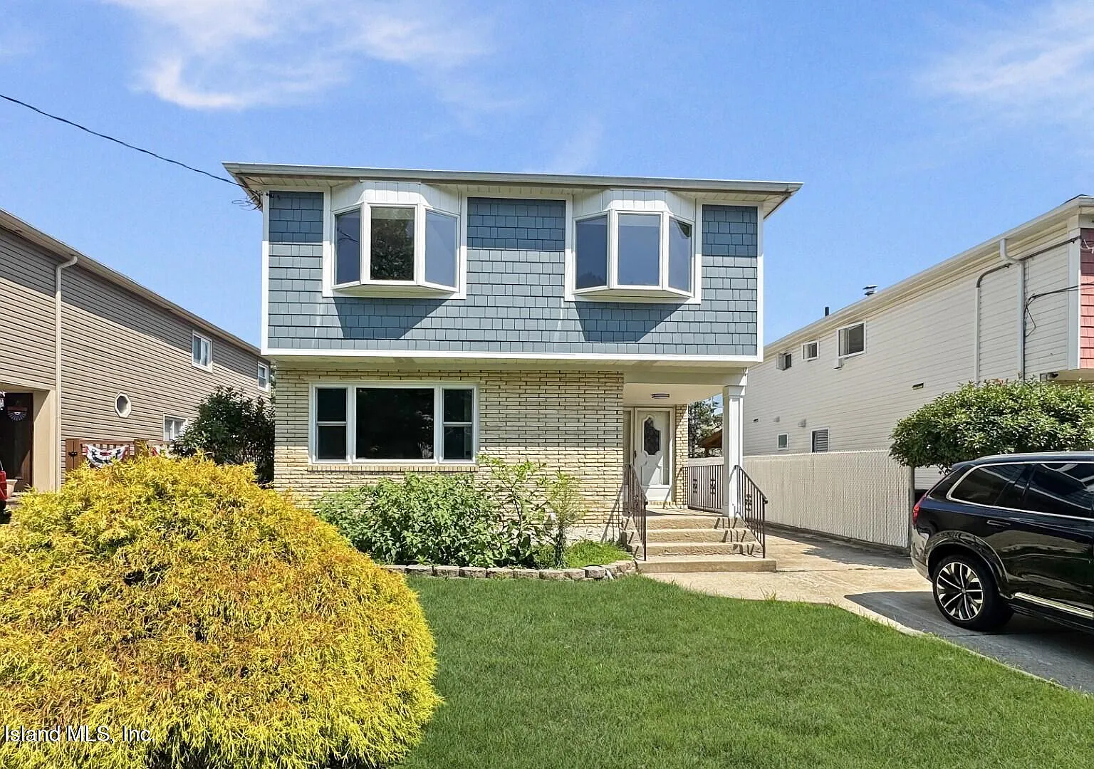 3 bed, 1.0 bath, 1904 sqft, $3,500 — Photo 1