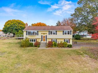 3 Croydon Ct, Waterford, CT 06385