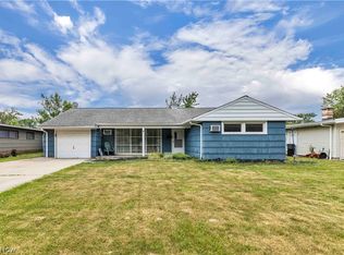 6674 Newbury Ln, Parma Heights, OH 44130