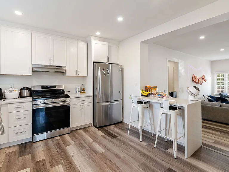 Modern Living: 8-Unit Apartment Building in the Heart of Downtown San Luis Obispo — Photo 17