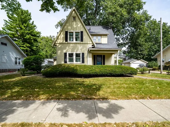 1604 E Jackson St, Bloomington, IL 61701