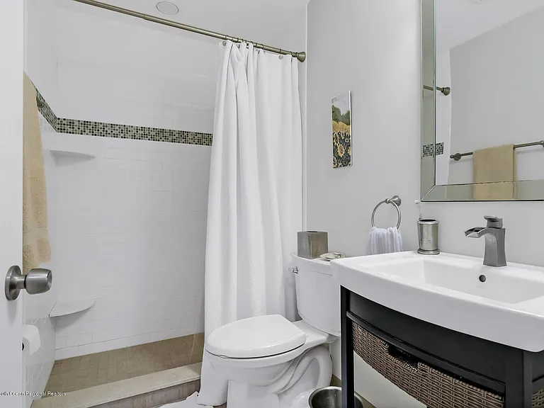 709 Ocean Ave #5 — Photo 4