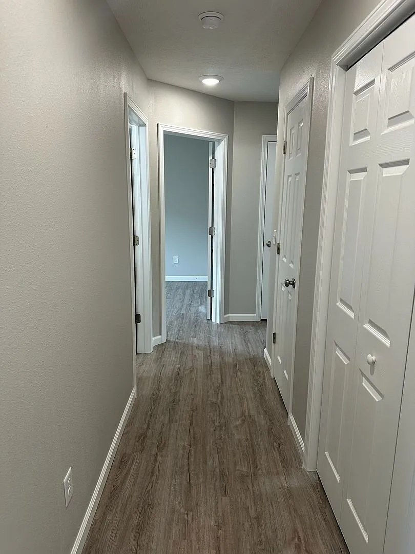 1832 E Roweton Dr — Photo 3