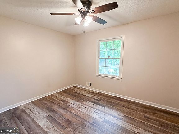 4th image of 280 Pleasant Valley Rd