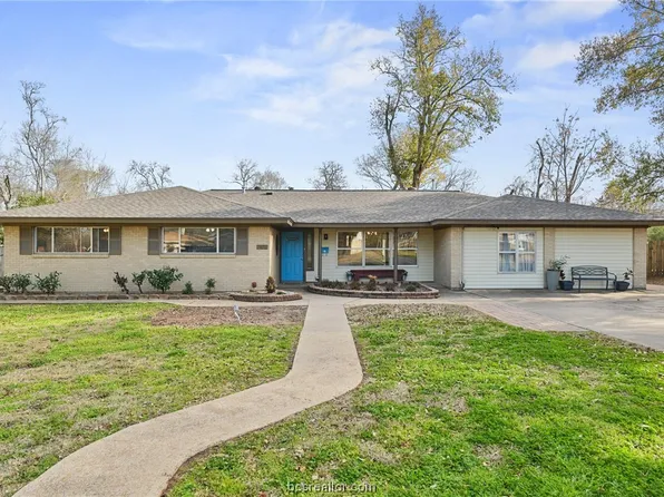 212 Redmond Dr, College Station, TX 77840