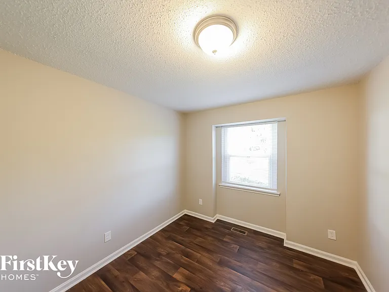 8263 Country Cir — Photo 4