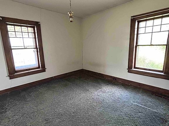 5th image of 914 3rd St
