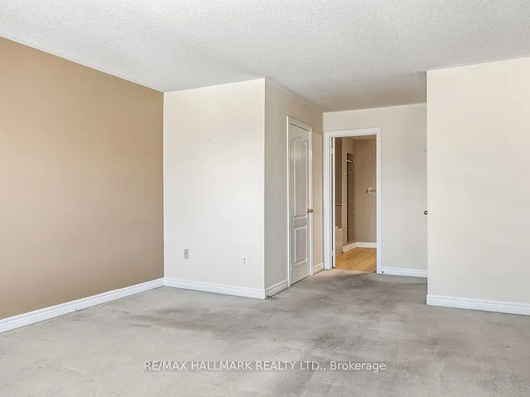 33 Tomabrook Cres — Photo 16